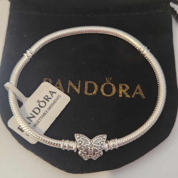 New Pandora Moments Sparkling Butterfly Snake Chain Charm Bracelet Size 7.5 in - Picture 1 of 4
